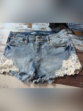 Women’s Light Blue Denim Shorts with Cream Crochet Trim